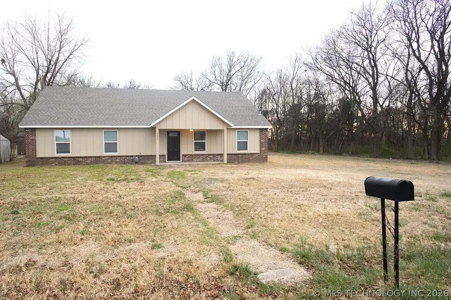 702 SE 10th Street, Wagoner, OK 74467 - #2