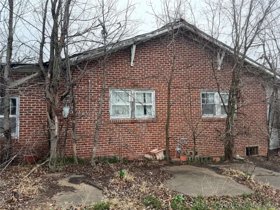 1017 E 10th Street, Pawhuska, OK 74056 - #2