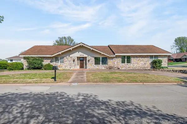 2918 Longridge Lane, Bartlesville, OK 74006
