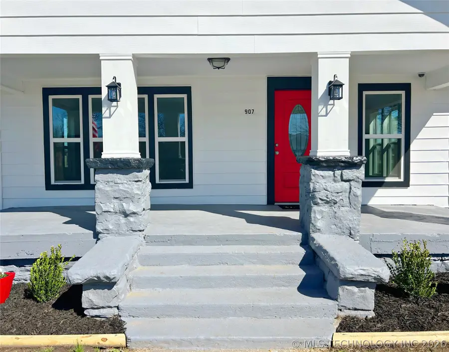 907 E 3rd Street, Okmulgee, OK 74447 - #3