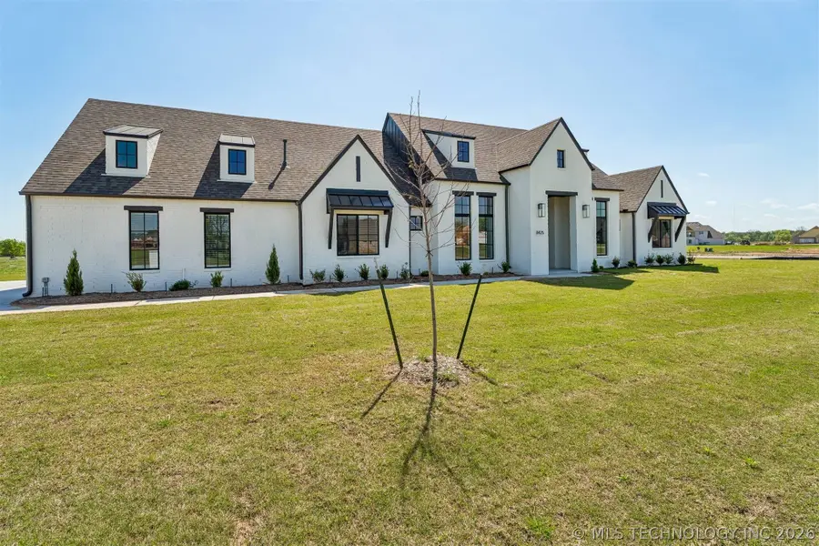 8425 S Wolf Creek Avenue, Broken Arrow, OK 74014 - #3