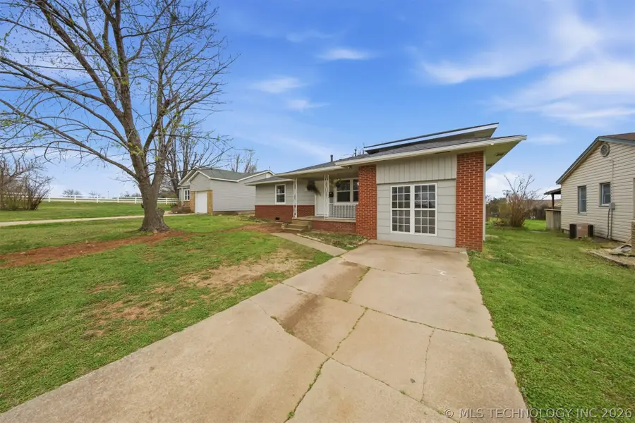 1441 E Cherry Street, Cushing, OK 74023 - #2