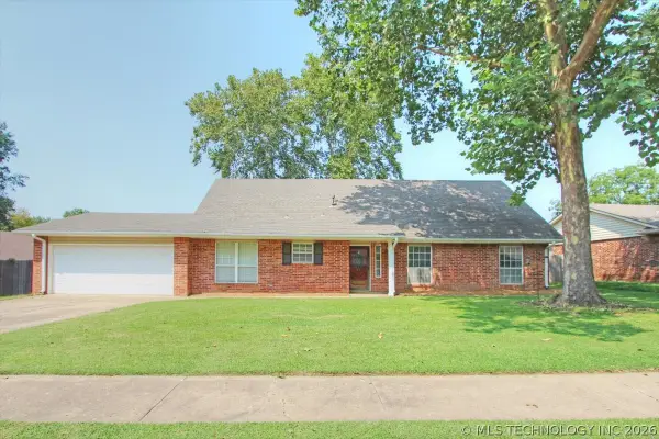 2408 Chapel Hill Court, Bartlesville, OK 74006