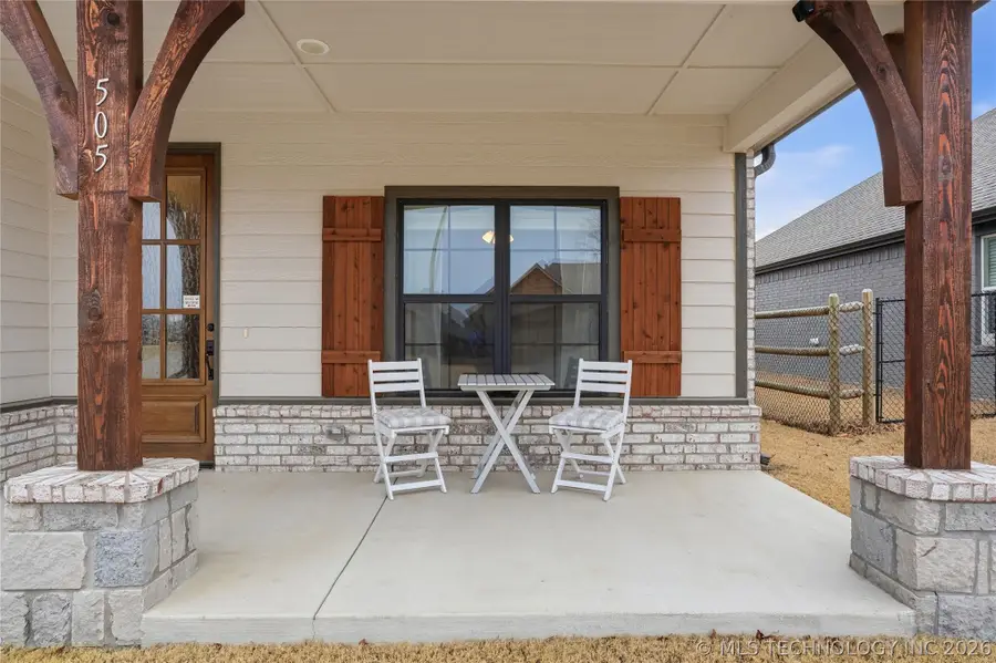 505 S Buffalo Avenue, Skiatook, OK 74070 - #3