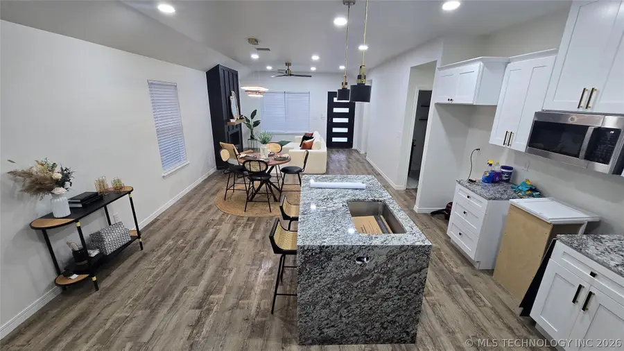 215 W 40th Place, Sand Springs, OK 74063 - #3