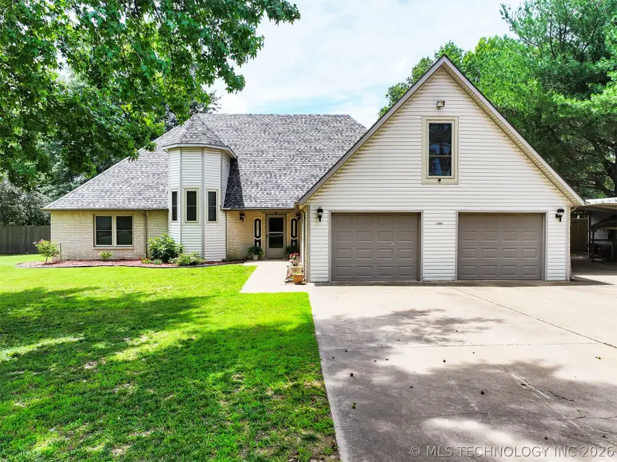 1508 N 3rd Avenue, Warner, OK 74469 - #2