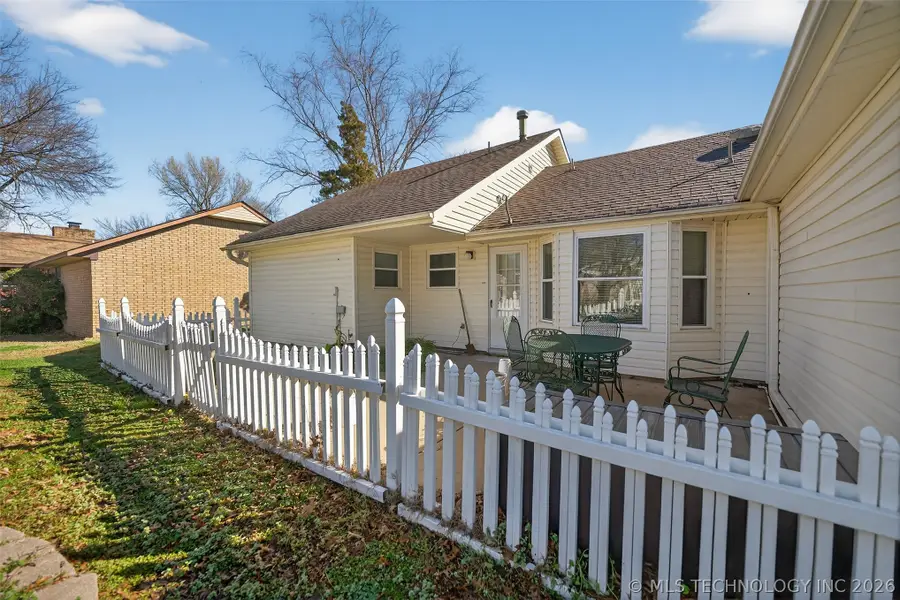 1408 S Veyda Street, Pryor, OK 74361 - #3