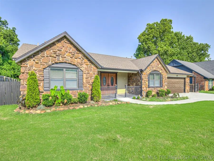 1012 N Forest Place, Jenks, OK 74037 - #2