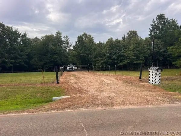 2043 E 2000 Road, Hugo, OK 74743