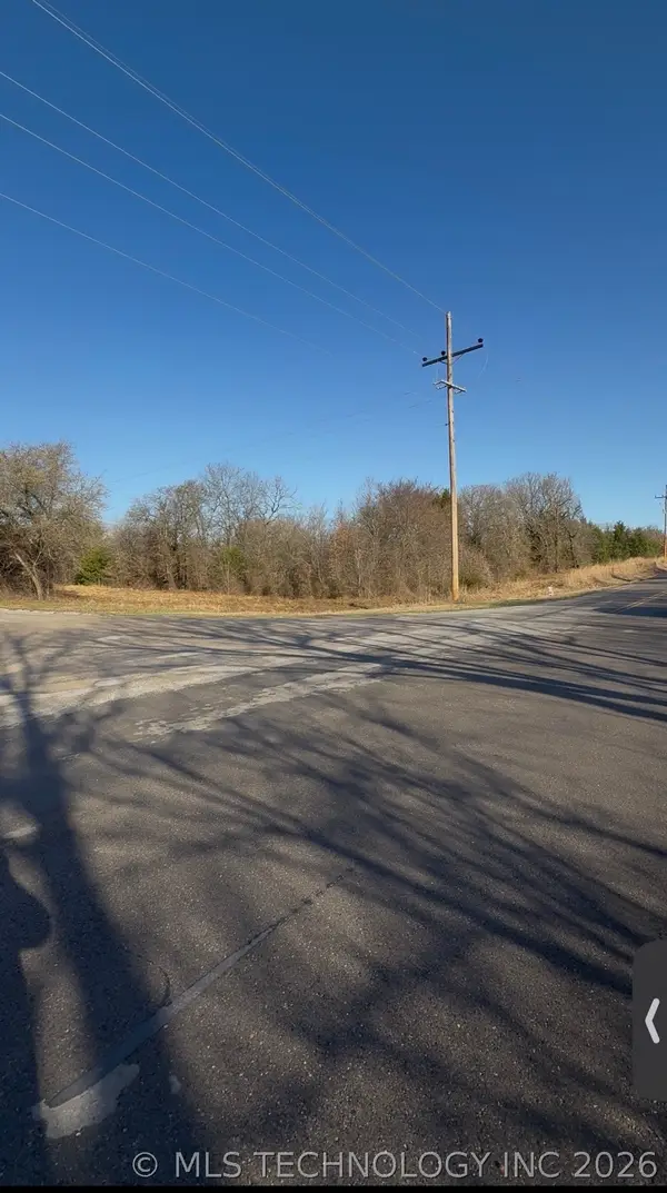 Cheek, Lone Grove, OK 73443