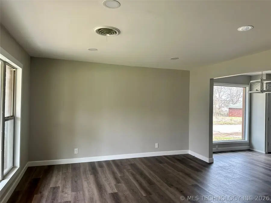 1024 N 3rd Avenue, Durant, OK 74701 - #3
