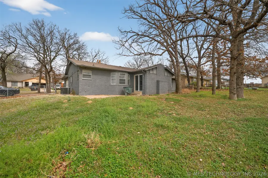 206 W 31st Street, Sand Springs, OK 74063 - #3