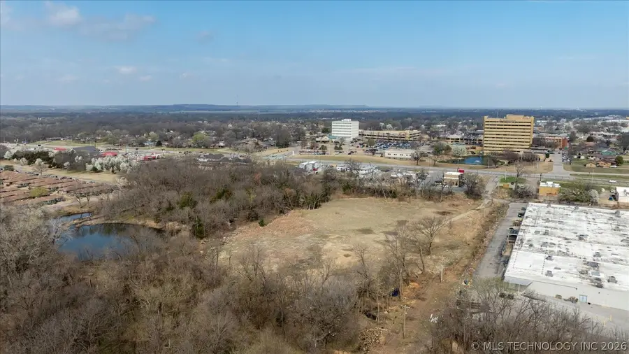 Frank Phillips Boulevard, Bartlesville, OK 74006 - #2