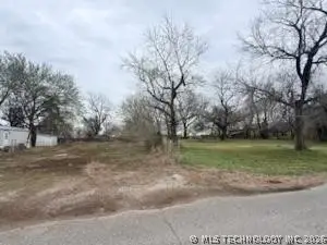 3715 S Nogales Avenue, Tulsa, OK 74107 - #3