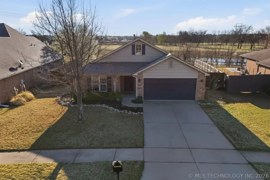 9009 N 157th East Avenue, Owasso, OK 74055 - #3