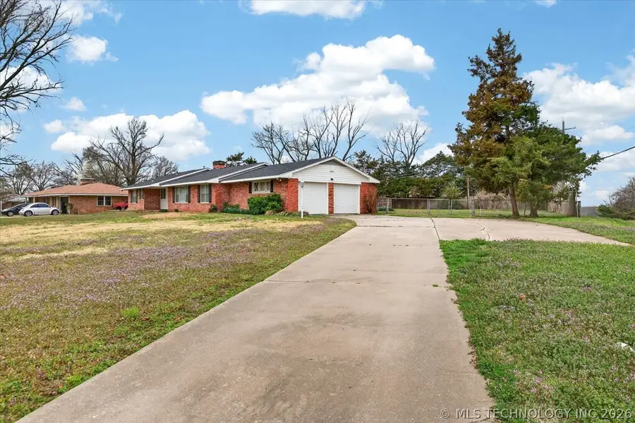 701 Winding Way, Bartlesville, OK 74006 - #3