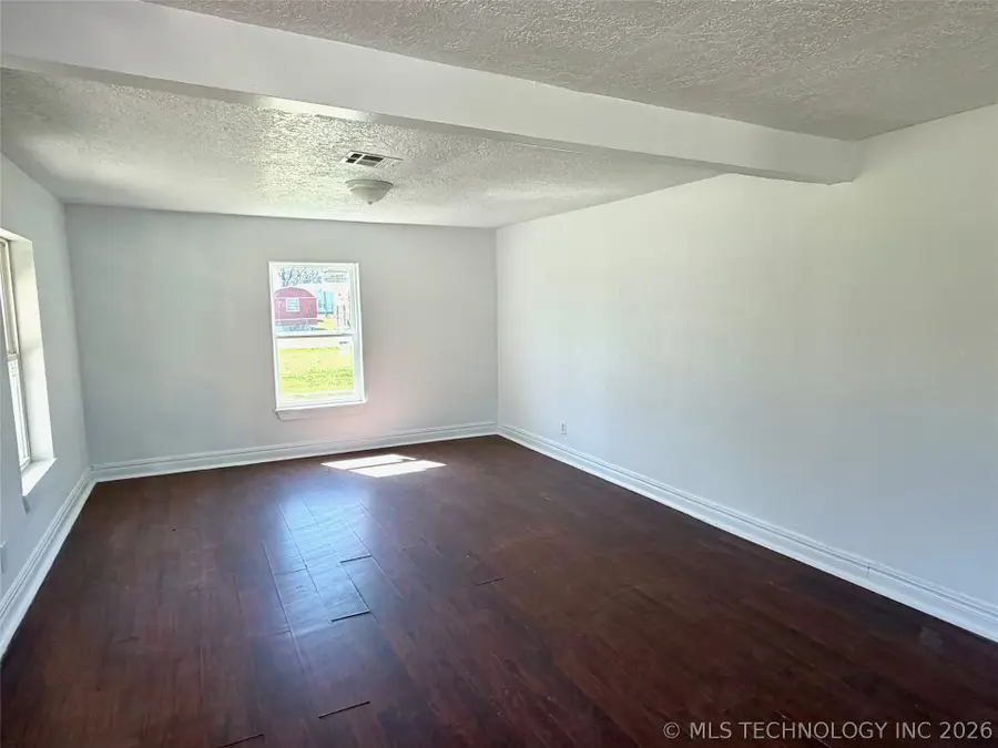 201 N 8th Avenue, Madill, OK 73446 - #2