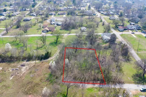 608 E 9th Avenue, Bristow, OK 74010