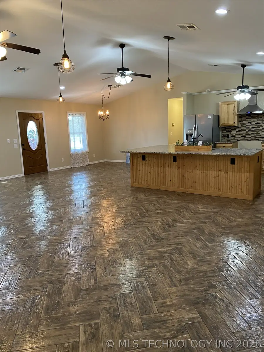 107 N Main Street, Grove, OK 74344 - #3