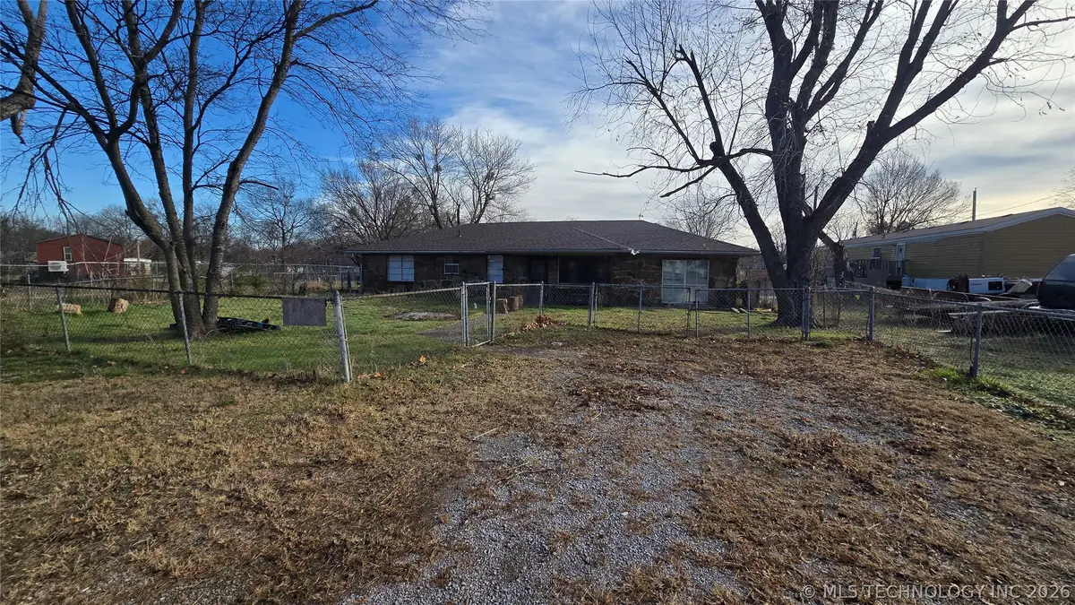 303 Chickasaw Street, Savanna, OK 74565 - #1