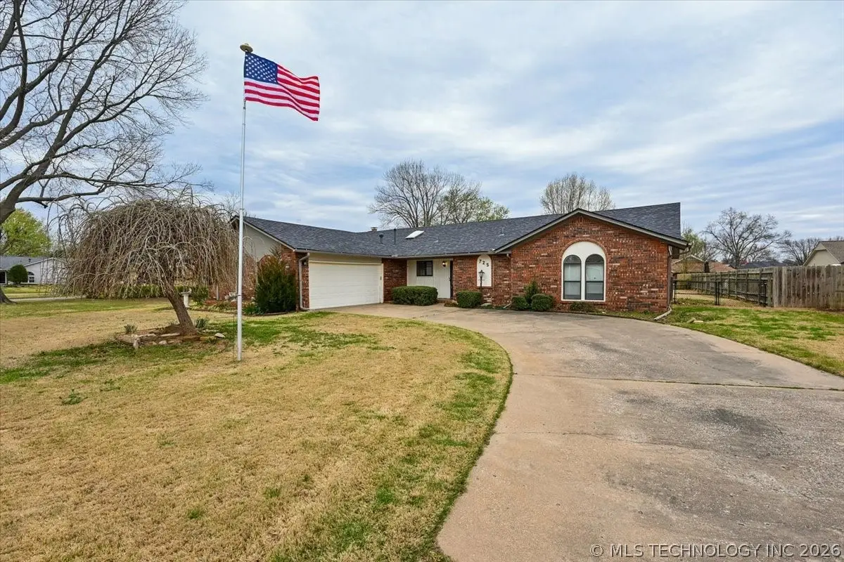 725 Magnolia Court, Broken Arrow, OK 74011 - #1