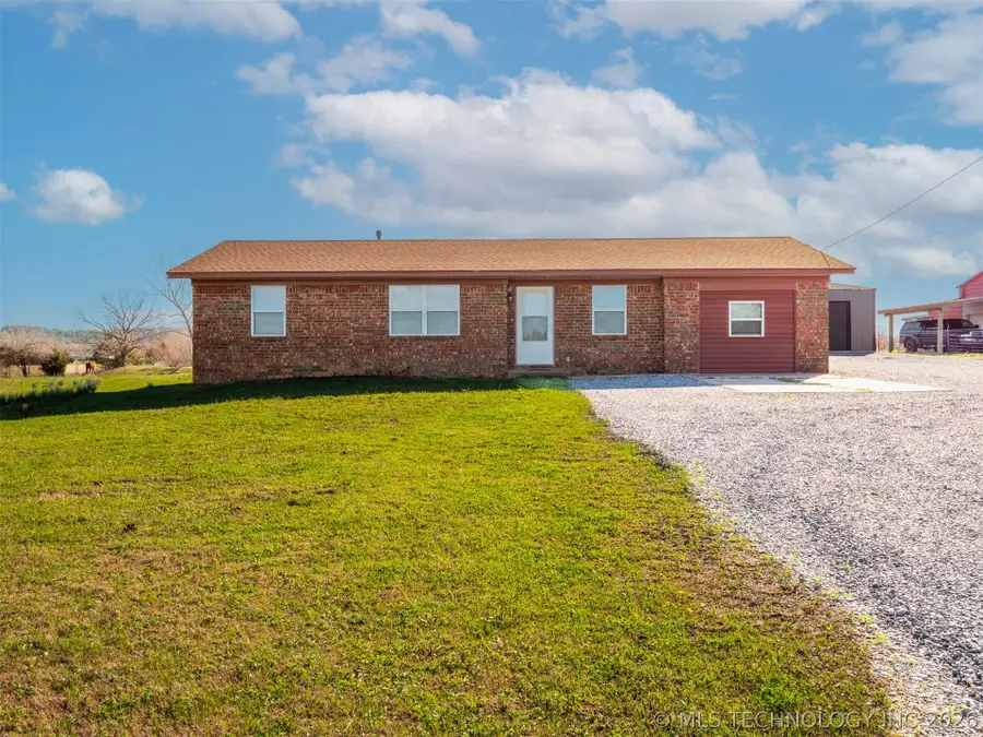 2094 Hartshorne Adamson Road, Hartshorne, OK 74547 - #2