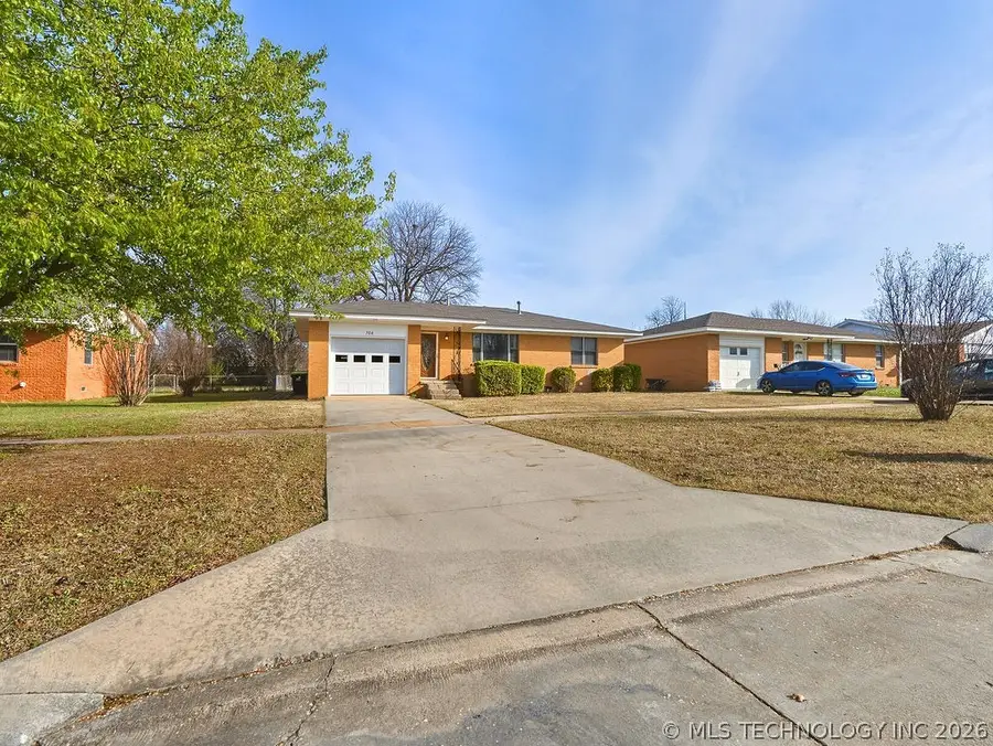 704 W 21st Street, Ada, OK 74820 - #2