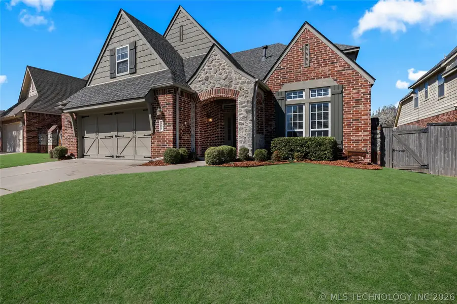 808 S Butternut Avenue, Broken Arrow, OK 74012 - #3