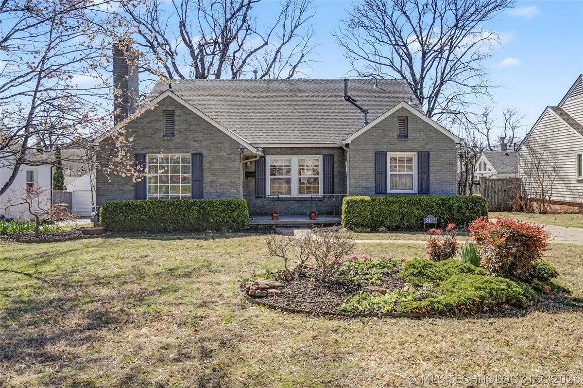 2432 E 25th Place, Tulsa, OK 74114 - #1