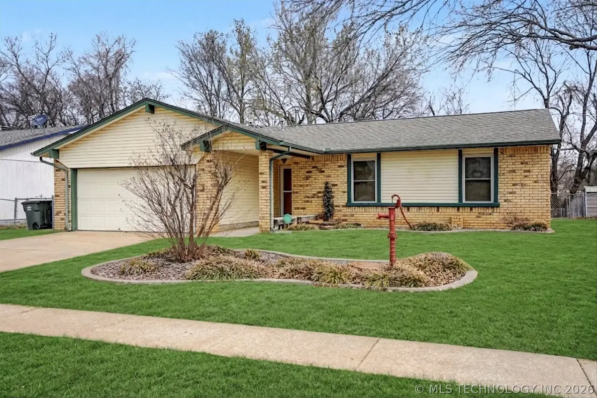 3005 S Ash Avenue, Broken Arrow, OK 74012 - #1