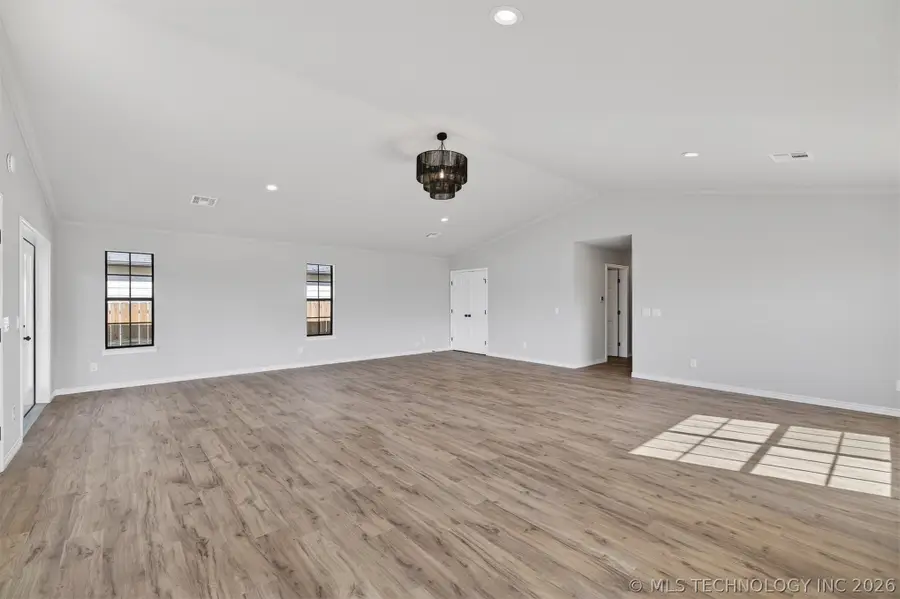 2102 W 58th Street, Tulsa, OK 74107 - #3