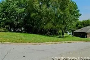 1749 W Pine Place, Tulsa, OK 74127