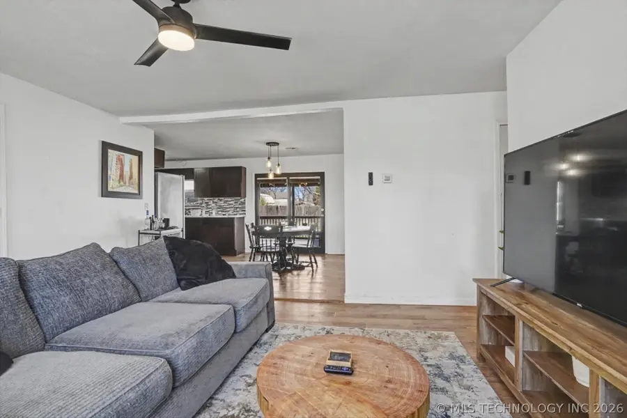 712 W 5th Street, Skiatook, OK 74070 - #3