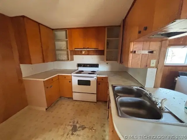 531 W Taylor Avenue, McAlester, OK 74501 - #3