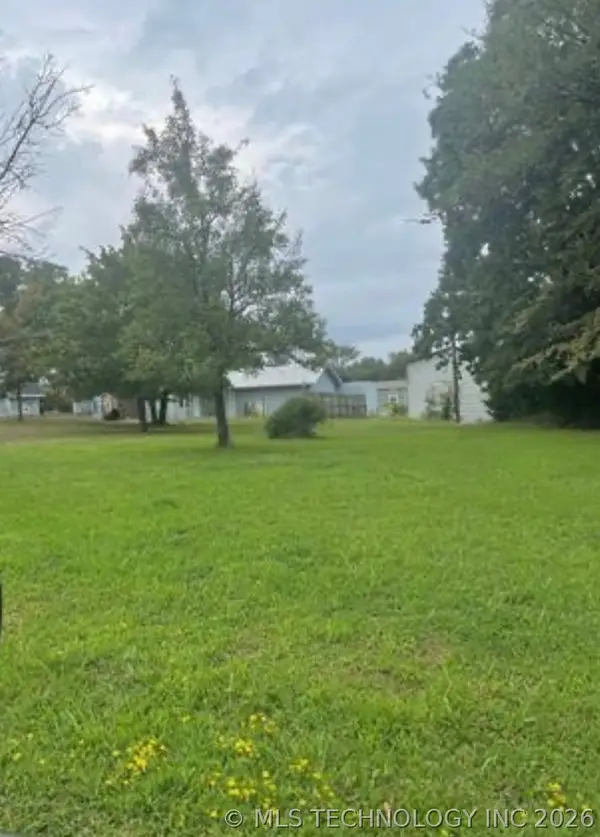 230 E Seminole Drive, Eufaula, OK 74432