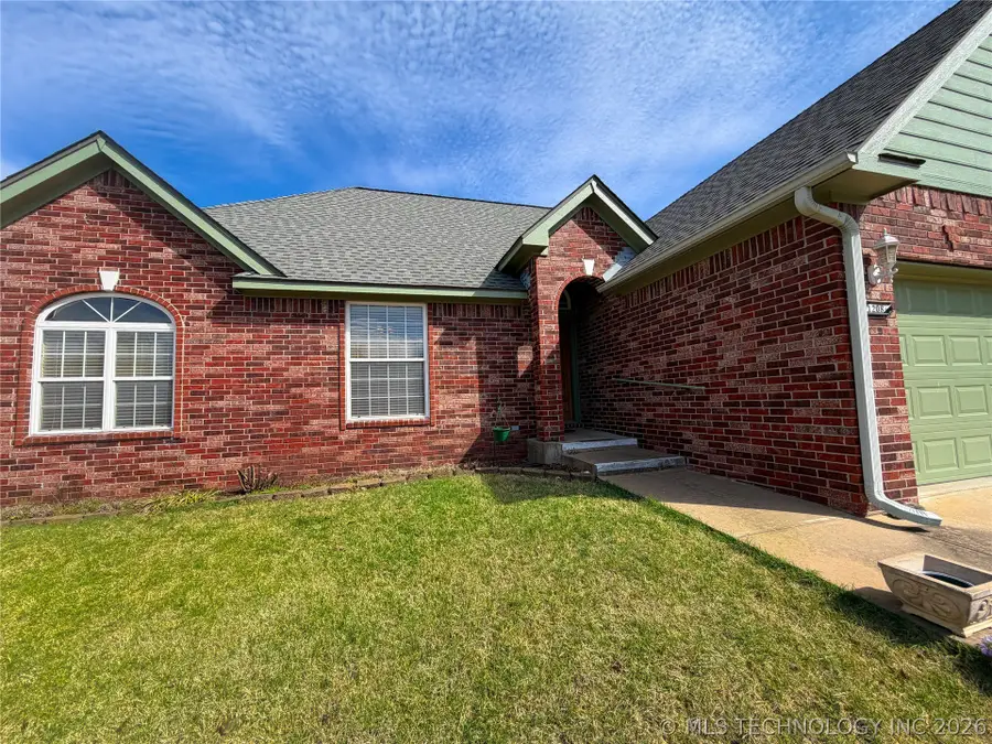 1208 W 1st Street, Tahlequah, OK 74464 - #2