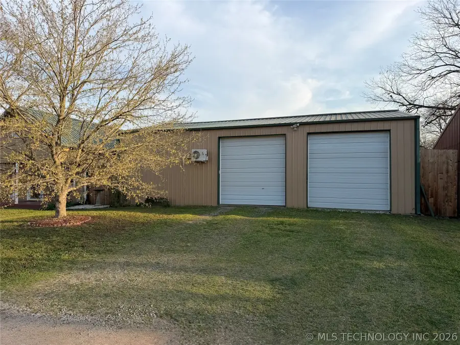 207 E Smith Street, Henryetta, OK 74437 - #3