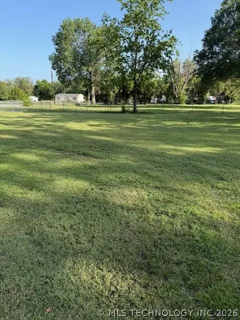 215 S 4th Street, Chouteau, OK 74337 - #2