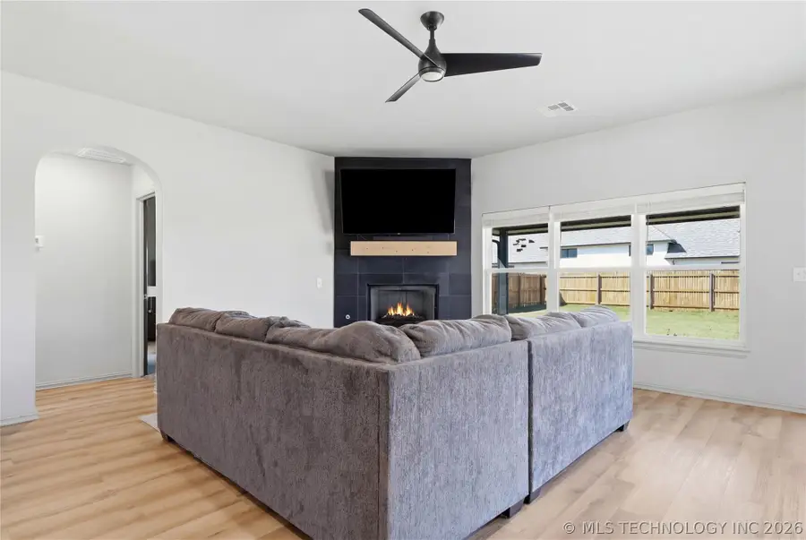 5917 E 126th Place S, Tulsa, OK 74008 - #2