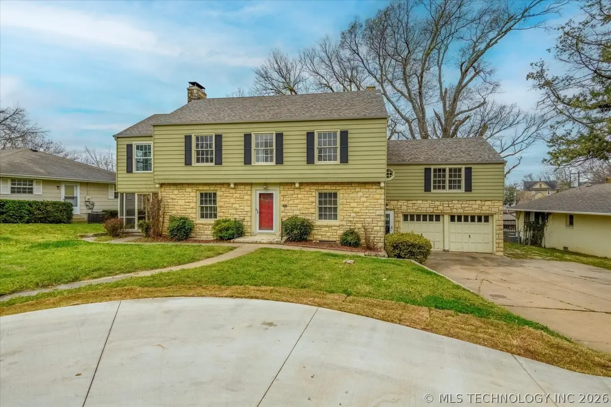 1417 Hillcrest Drive, Bartlesville, OK 74003 - #1