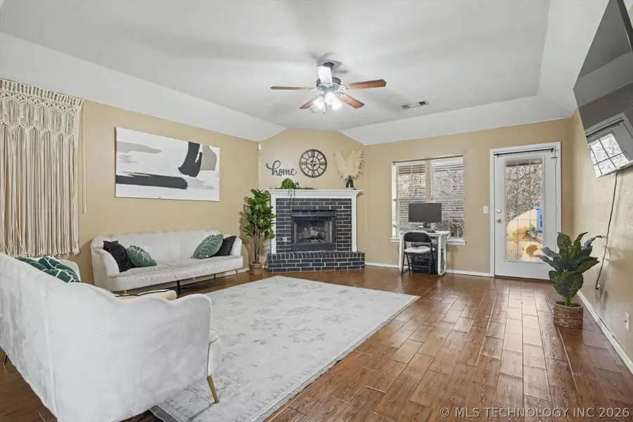 408 E Kansas Street, Broken Arrow, OK 74012 - #3