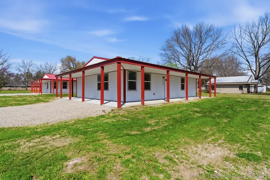 848 S Pine Street, Nowata, OK 74048 - #2