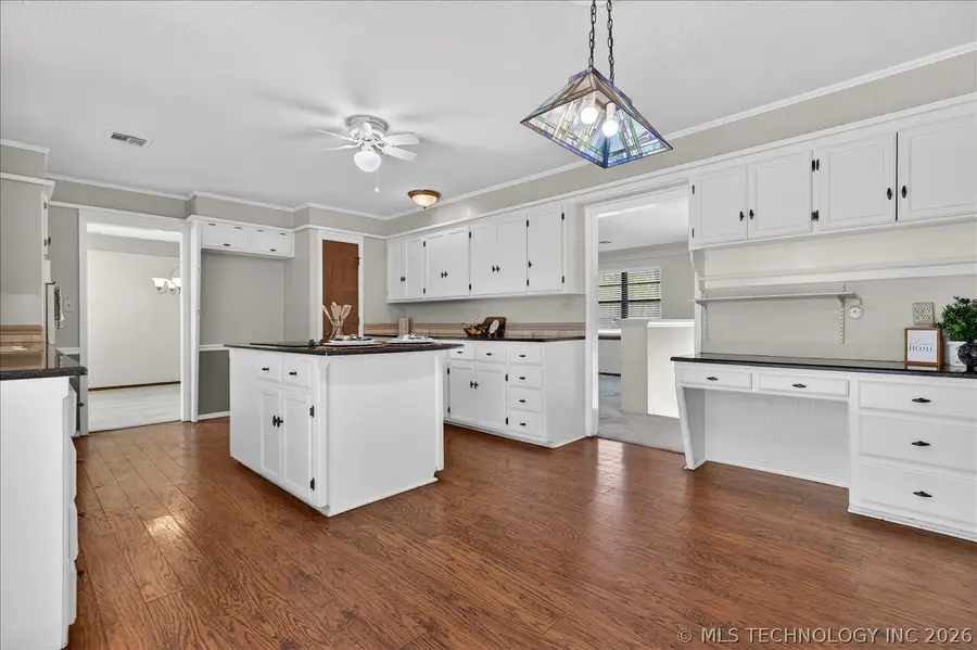 1419 SE Oakdale Drive, Bartlesville, OK 74006 - #3