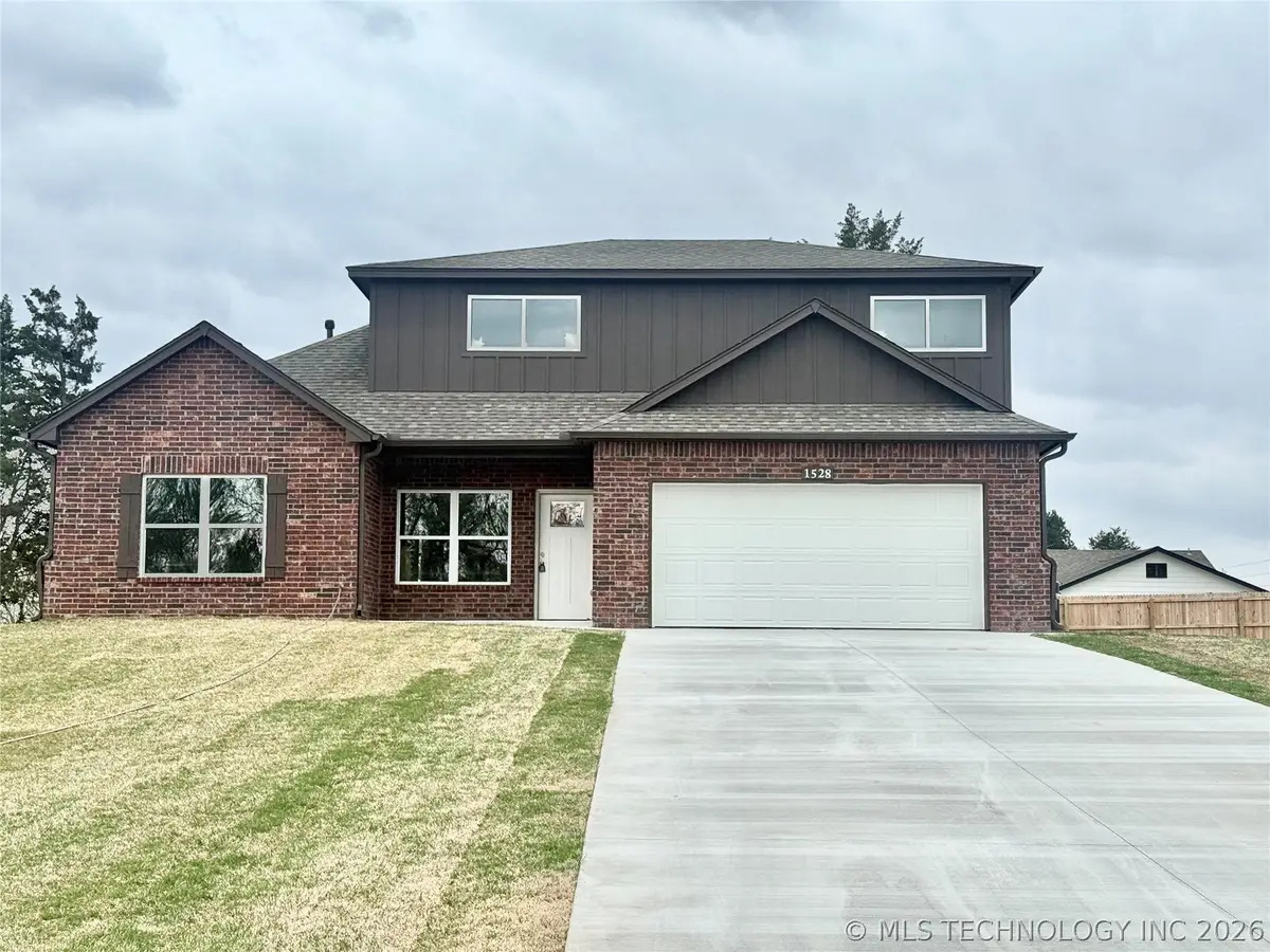 1528 E Grayson Avenue, Sapulpa, OK 74066 - #1