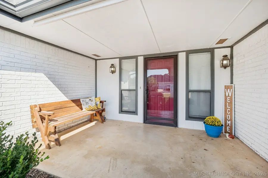 704 S Timberridge Drive, Cushing, OK 74023 - #3