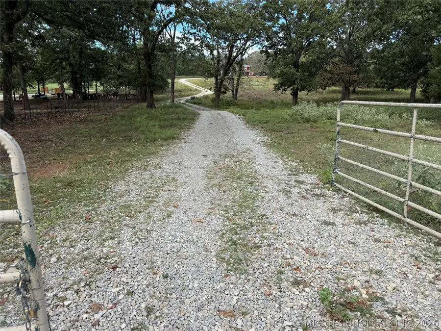 203 E Red Oak Drive, Durant, OK 74701 - #2