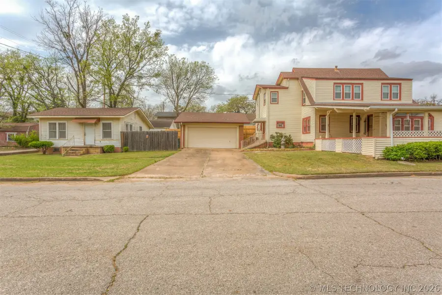 602 W 7th Avenue, Bristow, OK 74010 - #2