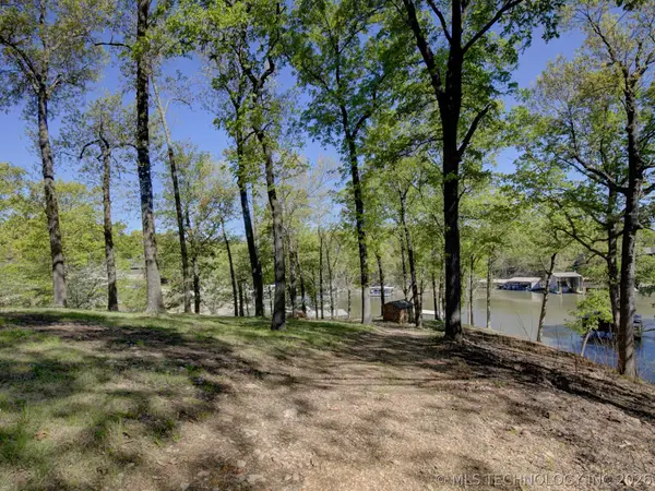 2 E 317th Road, Afton, OK 74331