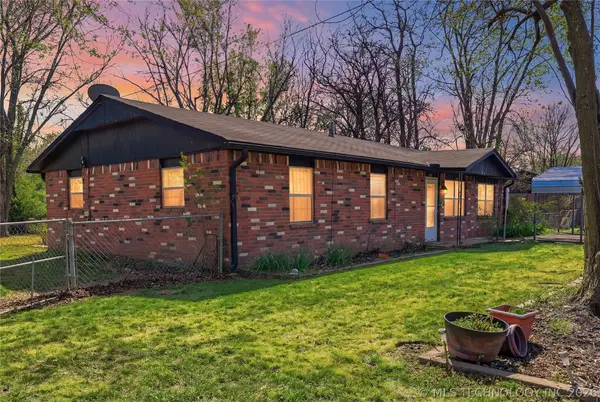 403 SW 2nd Street, Wagoner, OK 74467