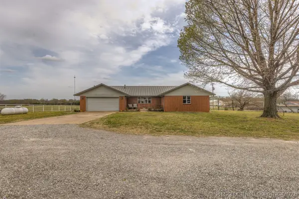 302 N Gas Street, Chouteau, OK 74337